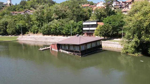 Mesto na reci Đetinji na kom su jutros pronađena dva tela / foto: RINA