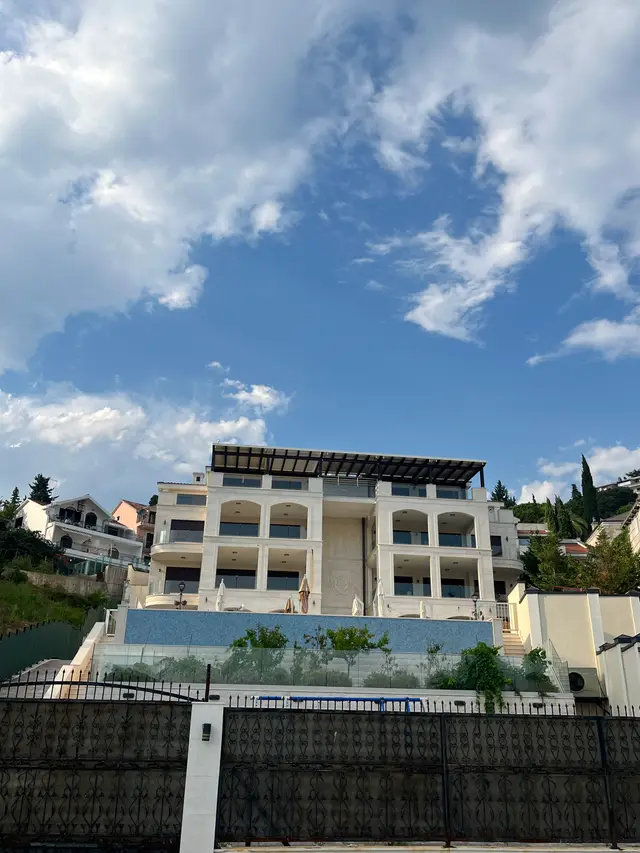 Kuća Bogoljuba Karića u Bokokotorskom zalivu/ Foto: RINA