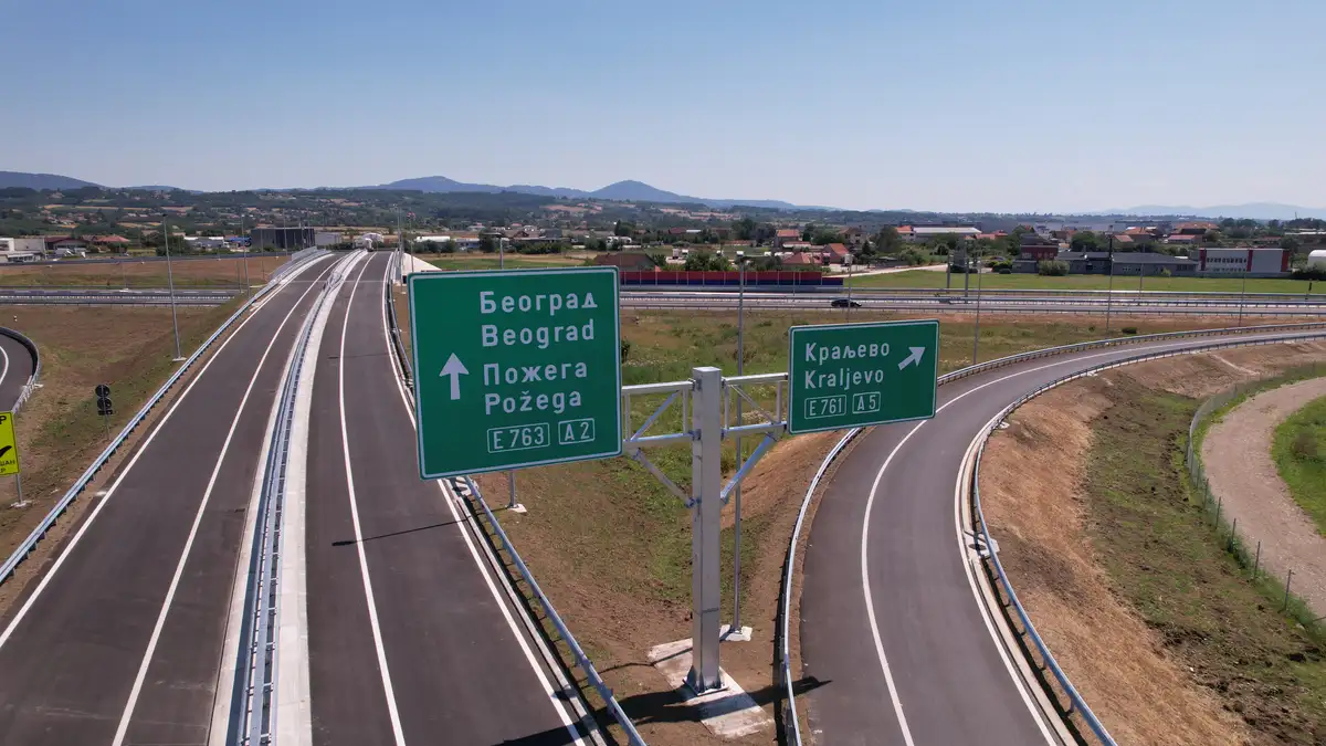 Udes na Moravskom koridoru: Zatvorene dve trake ka Kraljevu, stvorene su ogromne kolone vozila