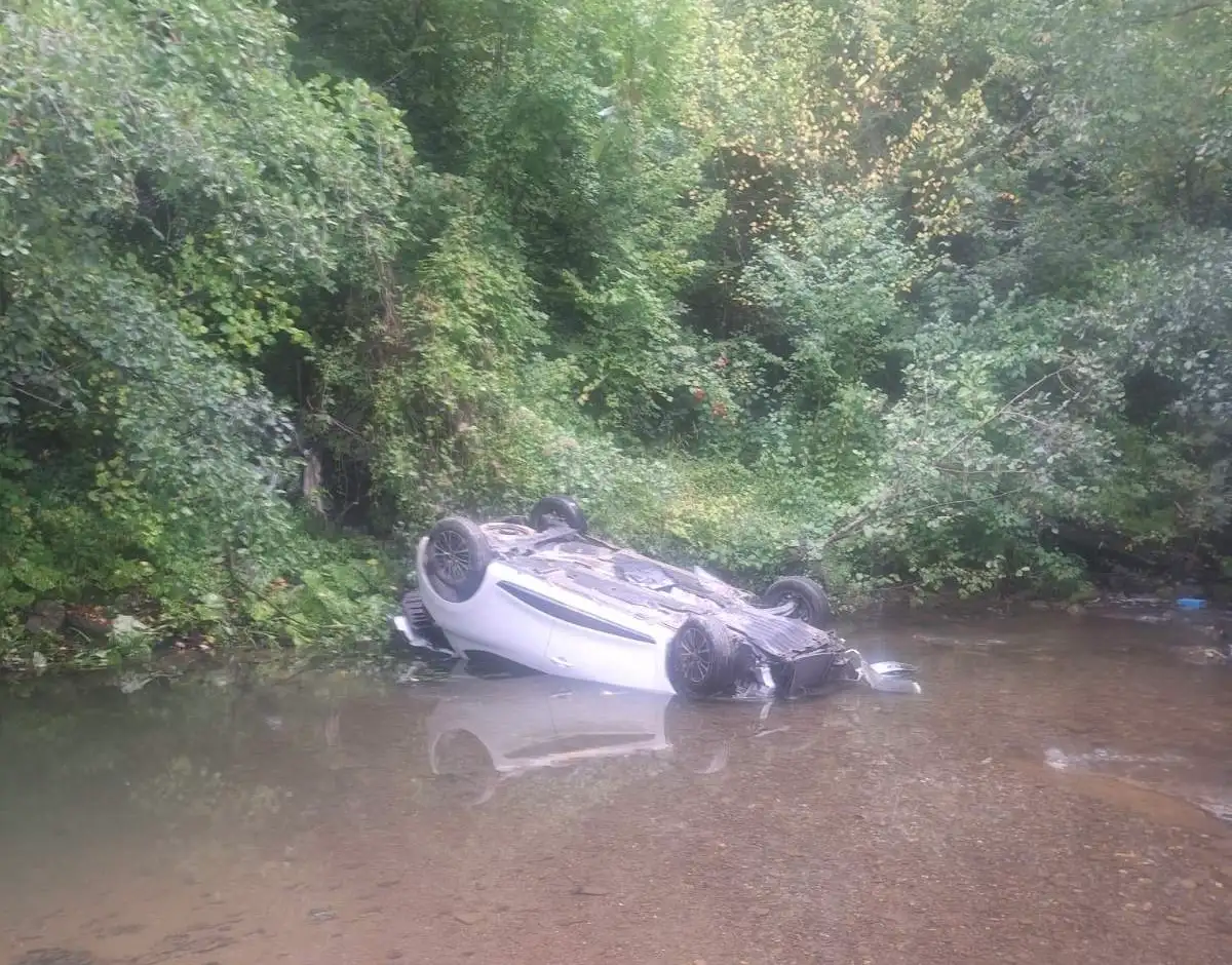 Sleteo autom u duboku provaliju, izvlačili ga spasioci: Teška saobraćajna nezgoda na magistrali kod Bijelog Polja (FOTO)
