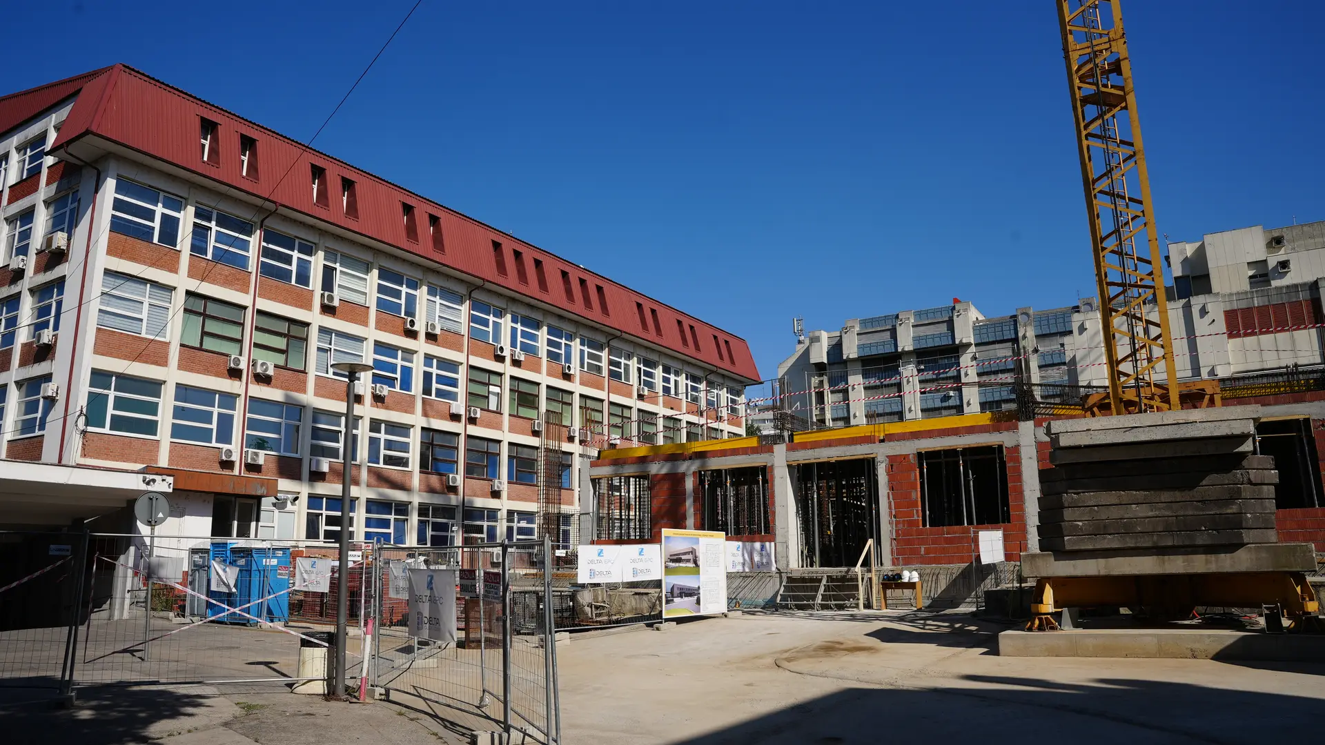 U njoj se leči preko 300.000 ljudi i ima 1300 zaposlenih: Evo kako napreduju radovi na rekonstrukciji bolnice u Kraljevu - investicija vredna milijardu dinara
