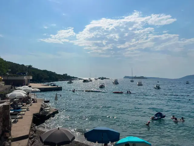 Srbi obožavaju plažu Mirište kod Herceg Novog, foto: RINA