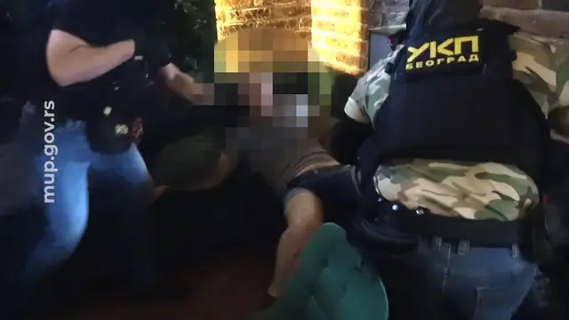 Hapšenje osumnjičenog za bacanje bombi na porodičnu kuću - Foto: Ministarstvo unutrašnjih poslova Srbije