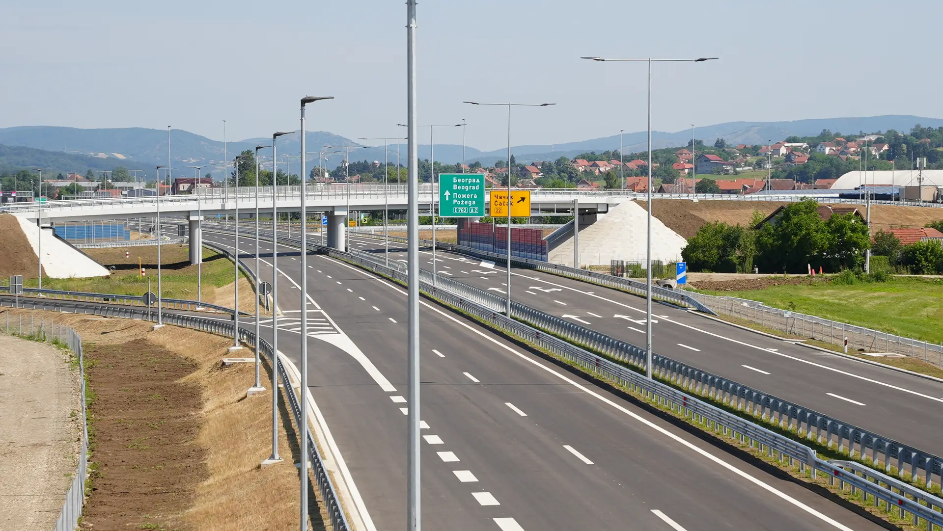 Vozači, ovo morate znati: Radovi na više deonica u Srbiji, višesatna čekanja na ovim graničnim prelazima
