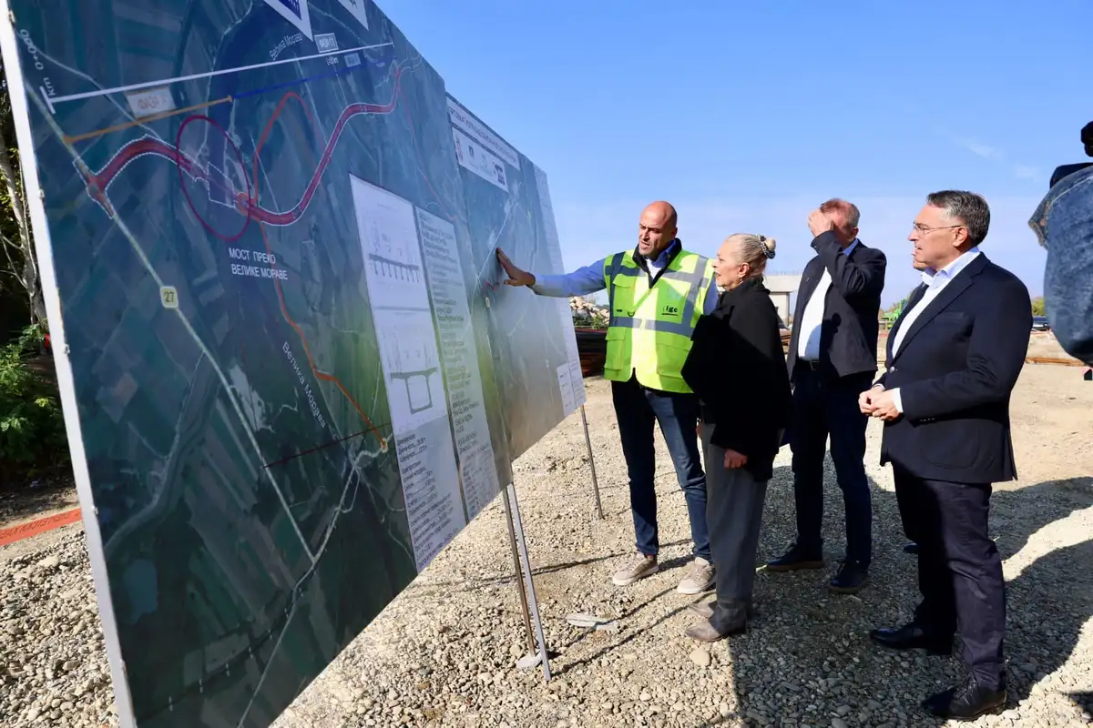 Most preko Velike Morave kod Svilajnca završen do maja, opštini stižu i kanalizacija vredna 56 miliona evra i obnova 50 kilometara puteva (FOTO)