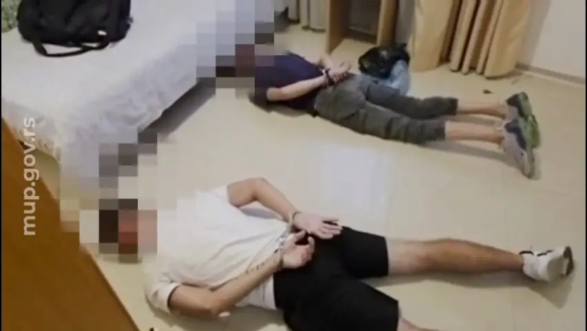 Upali mu u stan, oborili ga i stavili lisice: Ovako je uhapšen osumnjičeni za likvidaciju Novice Eleka (FOTO)(VIDEO)