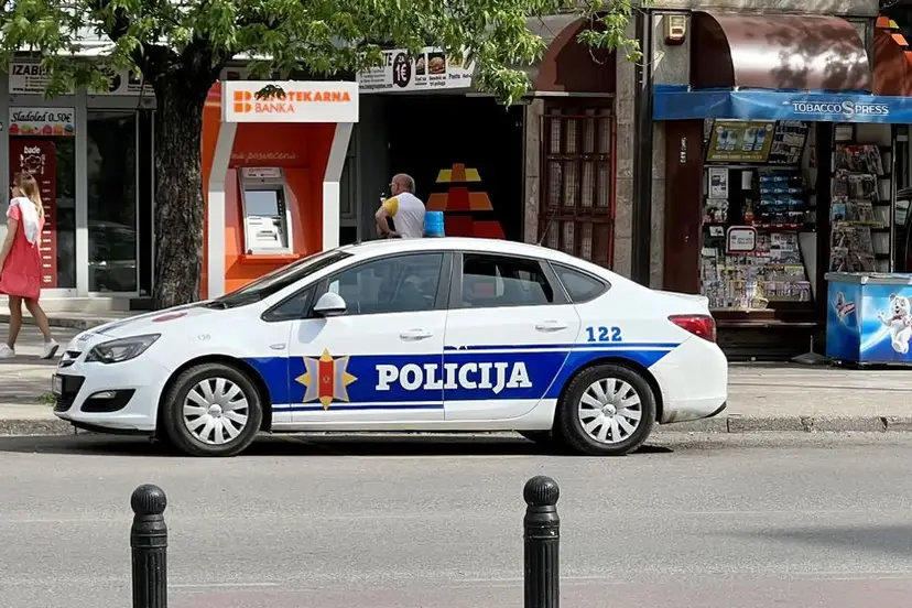 Sasuo rafal na kuću policajca pa pobegao: Uhapšen mladić u Podgorici zbog izazivanja opšte opasnosti