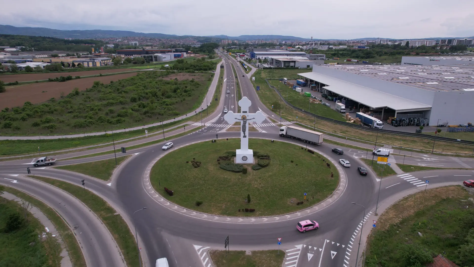 Šumadija na udaru vrelog talasa: Upaljen narandžasti alarm, prete požari i vetar do 60 kilometara na sat – sve službe u Kragujevcu na nogama