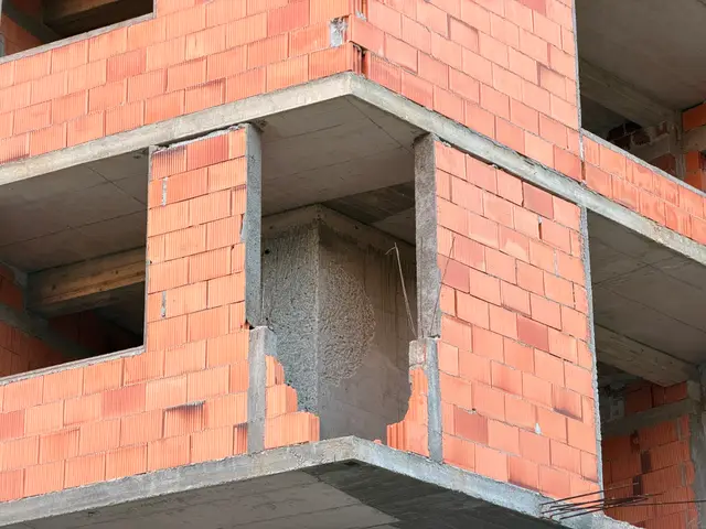 Neobična građevina u centru Zlatibora i ovog leta privlači pažnju prolaznika/ foto: RINA