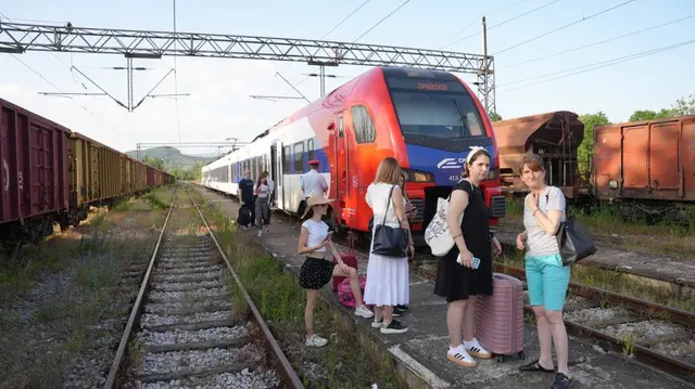 Obustavljen zeleznički saobračaj u Srbiji/ Foto: RINA