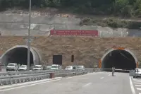 Vozači, ako ujutru krećete ka tunelu Munjino Brdo ovo morate znati: Menja se režim saobraćaja - budite oprezni