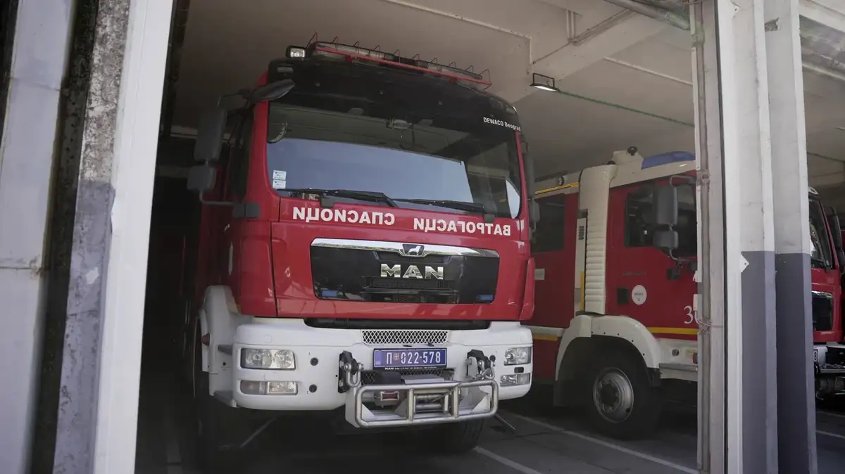 Zapalio dva kamiona na parkingu? Prijepoljcu (61) krivična prijava za izazivanje opšte opasnosti