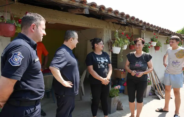 Požar u Deliblatskoj peščari i obilazak Ivice Dačića - Foto: Ministarstvo unutrašnjih poslova Srbije