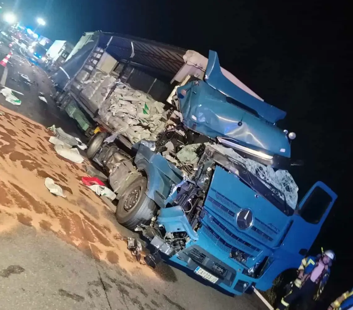 Srpski šleper slupan na nemačkom auto-putu: Dvojica vozača iz Čačka bila u teretnjaku (FOTO)