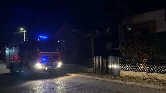 Požar izbio u naselju Ljubić u Čačku / foto: RINA