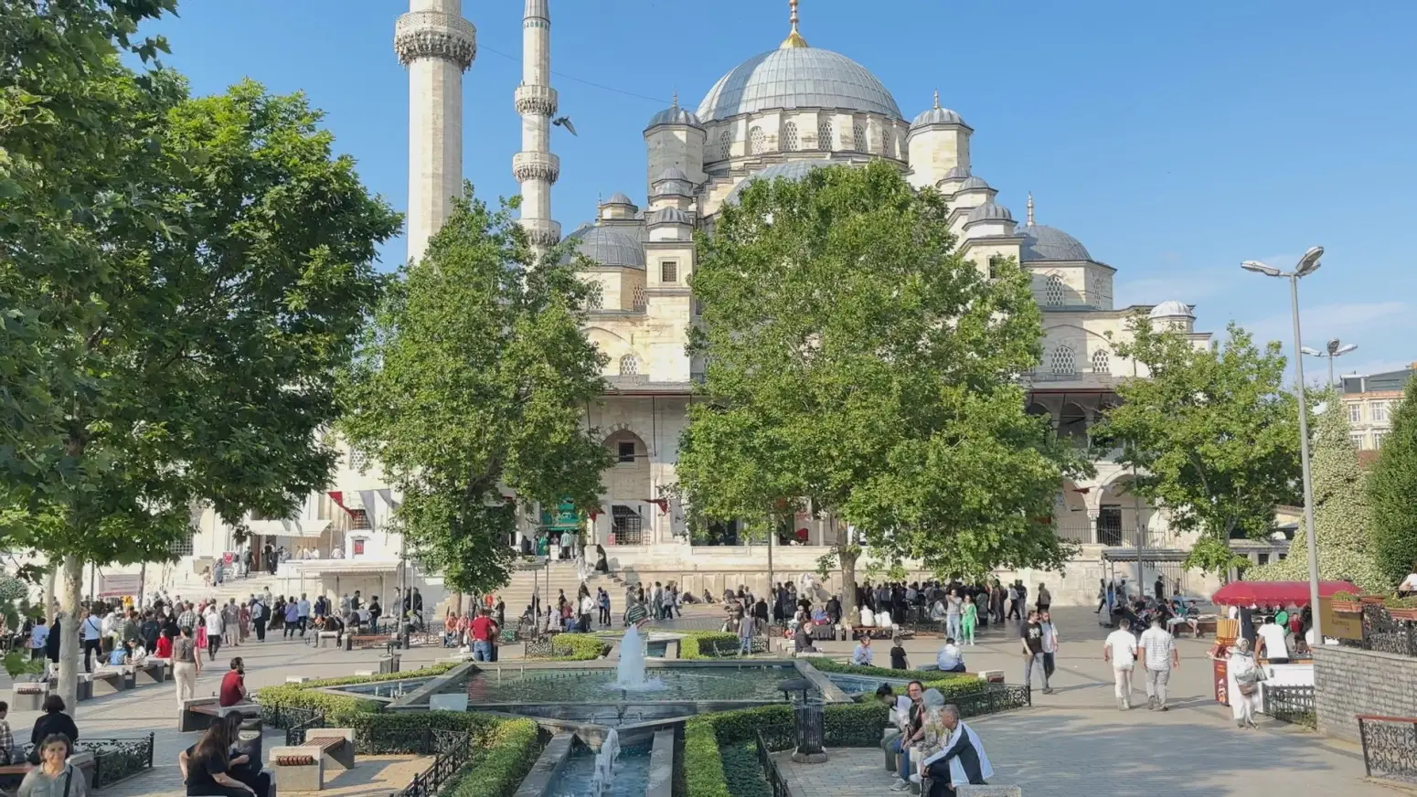 Istanbul pod vodom: U poplavama stradale dve osobe, među njima i dečak (14) od strujnog udara