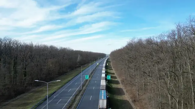 Jutranje gužve na graničnim prelazima/ Foto: RINA