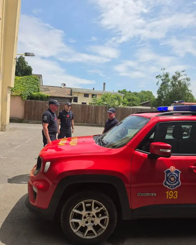 Bravo heroji: Vraćajući se sa intervencije vatrogasci-spasioci iz Šapca spasili trudnicu/ Foto: MUP