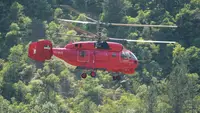Pomeraju granice svojih mogućnosti - srpski helikopteri za dva dana izveli rekordan broj protivpožarnih naleta: U pomoć u borbi sa stihijom stigli vatrogasci iz Rumunije i Češke