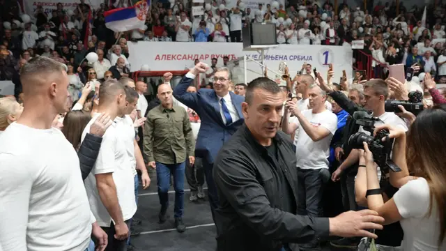 Vučića u Čačku dočekalo na hiljade ljudi / foto: RINA