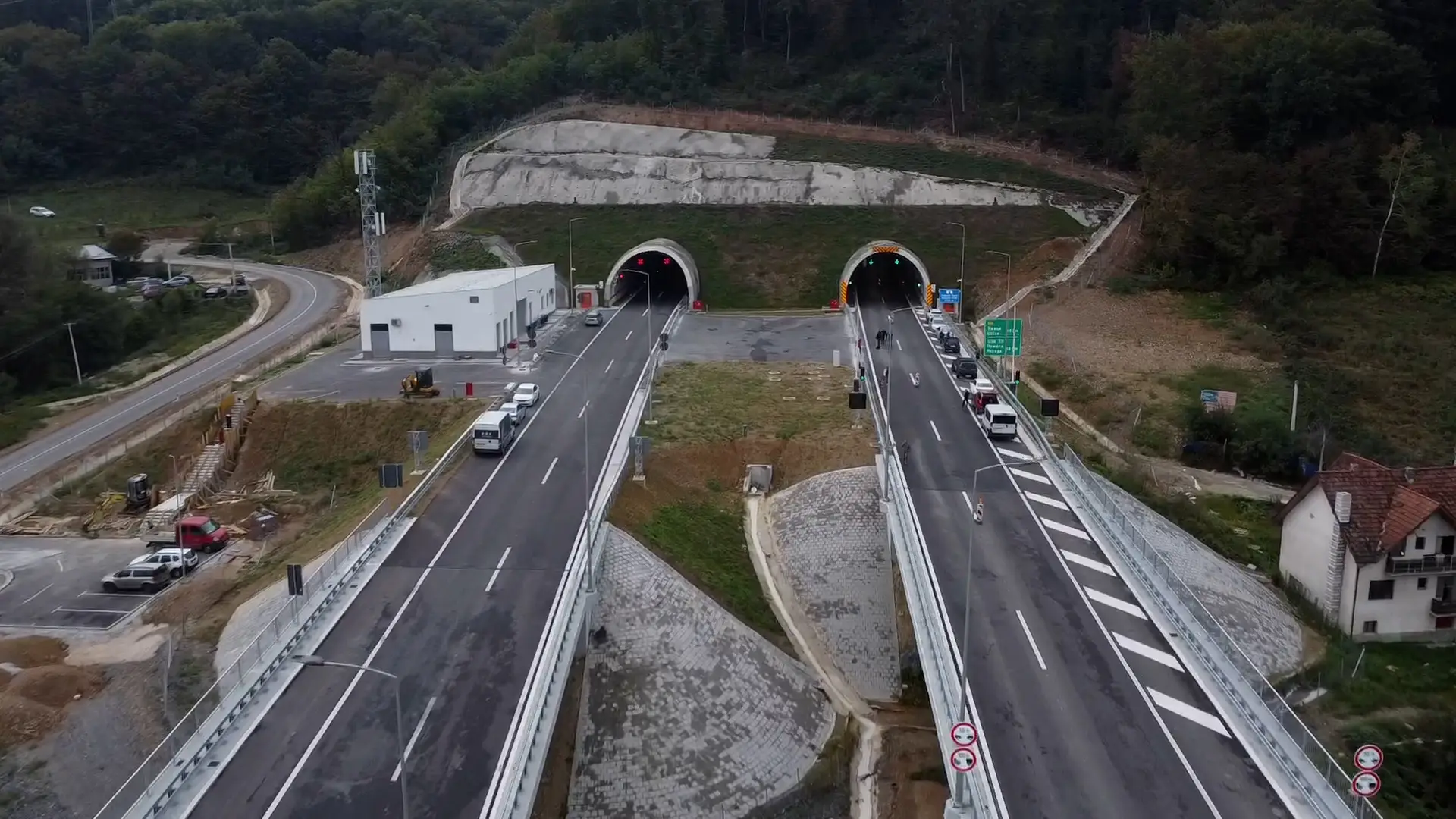 Vozilo se zaustavilo u tunelu, saobraćaj bio u prekidu: Vozači oprez, na ovim deonicama danas se izvode radovi