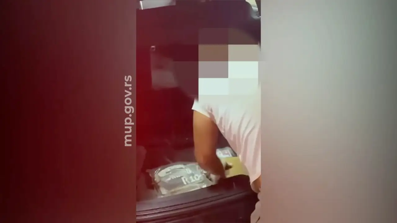 Zaplenjeno sedam kilograma kokaina, uhapšen narko-diler: Efikasna policijska akcija u Nišu, u stanu pronađeno i 3.700 eura (FOTO)(VIDEO)