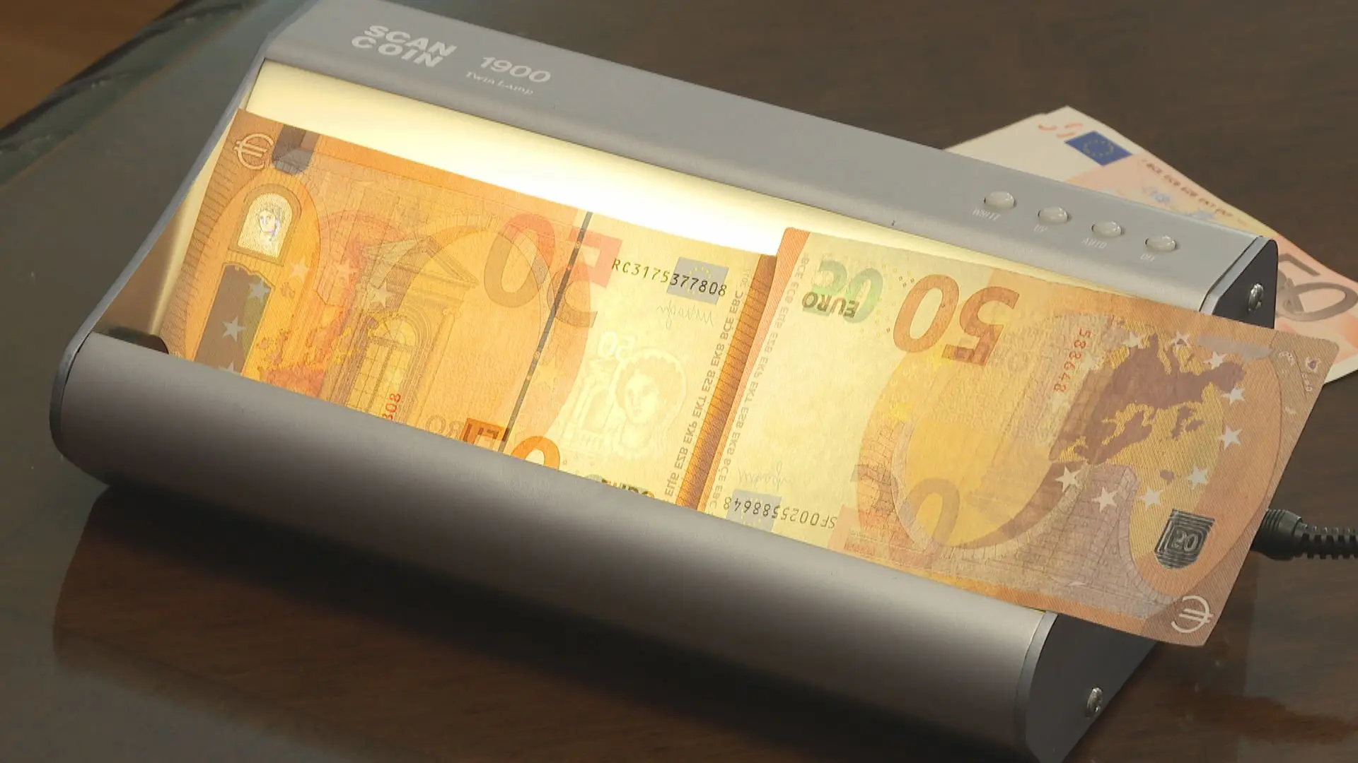 Milioni građana od danas bogatiji za 6.000 dinara — država počela veliku isplatu, evo ko prvi dobija novac