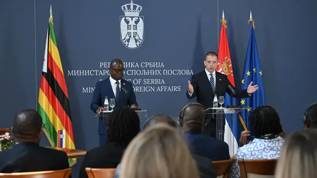 Ministri spoljnih poslova Srbije i Zimbabvea Marko Đurić i Amon Murvira nakon sastanka u Beogradu. -
Foto: Ministarstvo spoljnih poslova Republike Srbije