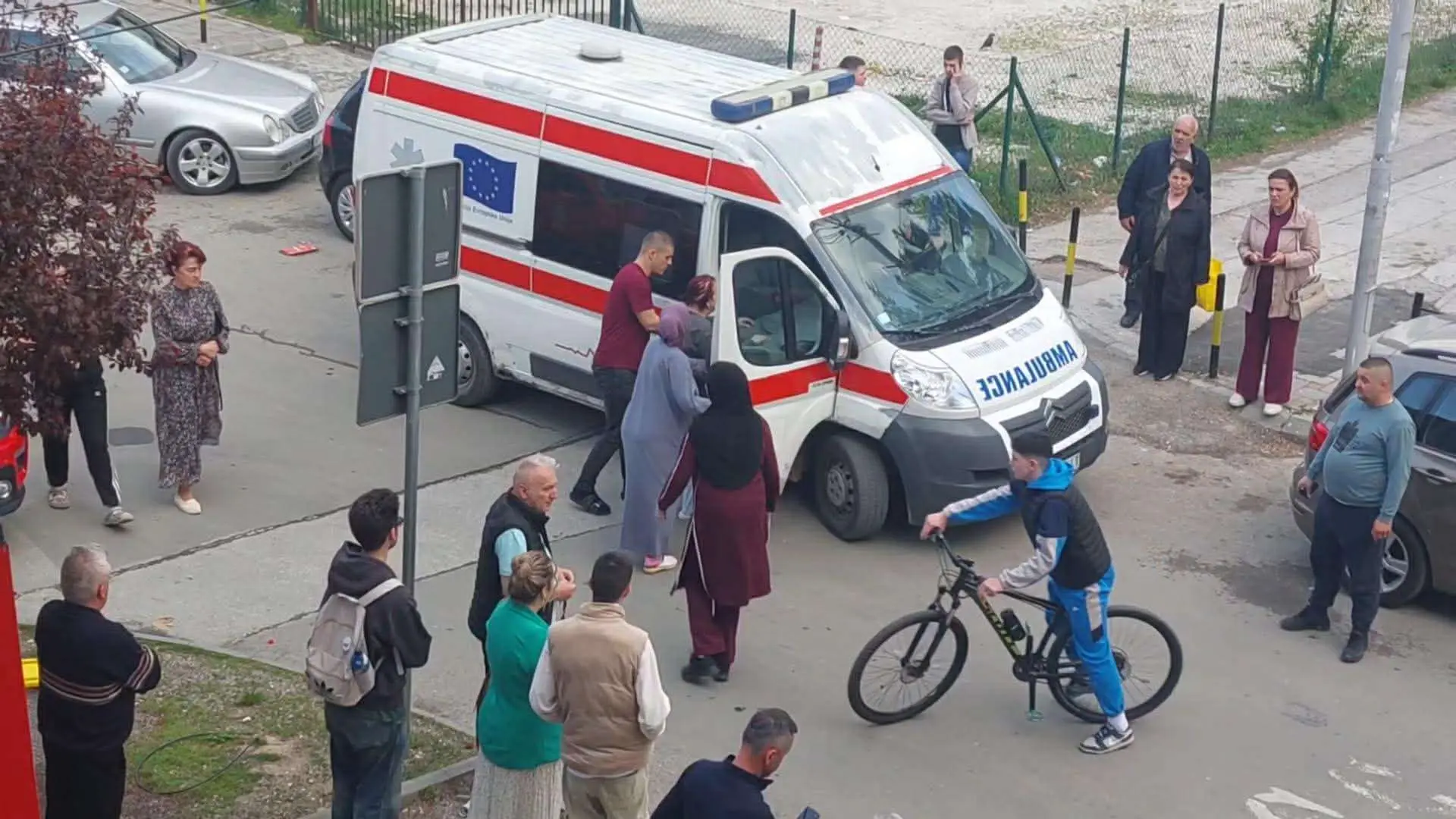 Pešak oboren na pešačkom prelazu u Prijepolju: Hitno prevezen u bolnicu, policija na licu mesta