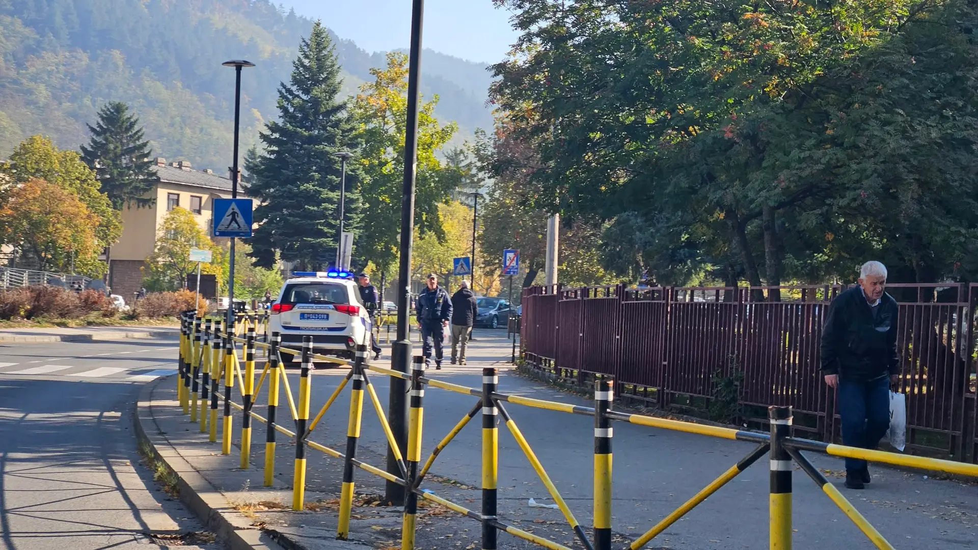 Novi talas dojava o bombama u Prijepolju i Priboju: Deca iz tri osnovne škole poslata kućama, neizvesna nastava u drugoj smeni