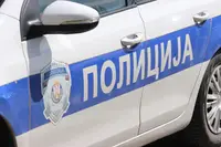 Prijava protiv maloletnika (17) koji je skinuo i bacio zastave SNS: O dogadjaju obavešteno tužilaštvo