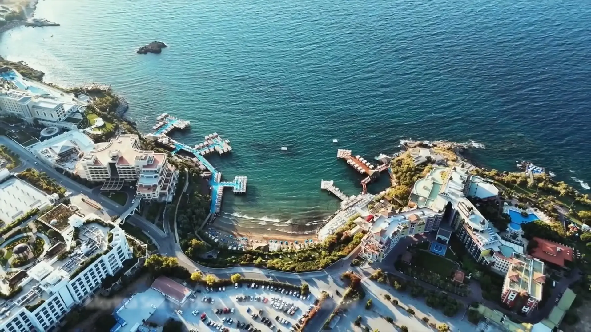 Od ratom devastirane do top turističke destinacije: Turci preporodili Severni Kipar, sledeća je Crna Gora - traži se lokacija za luksuzni risort (FOTO)