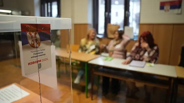 Čačani pohrlili na birališta od rane zore, foto: RINA