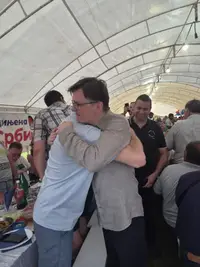 Jovanov oduševio Lučane, zapevao uživo veliki narodni hit: Ispraćen uz gromoglasan aplauz i uz poziv da dođe na Sabor trubača