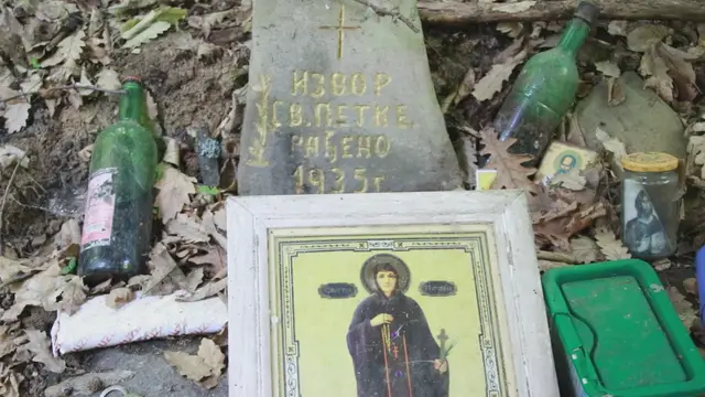 Čudotvorni izvor Svete Petke u selu kod Topole, foto: RINA