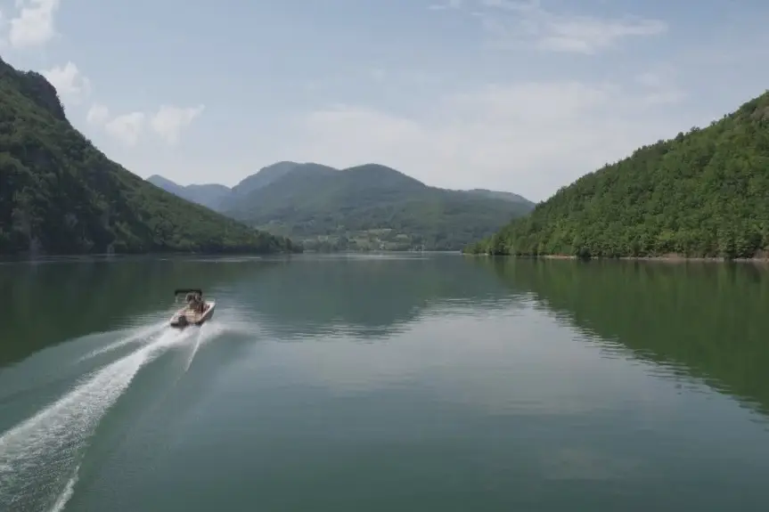 Tragedija na Drini: Utopio se muškarac u blizini plaže Rača