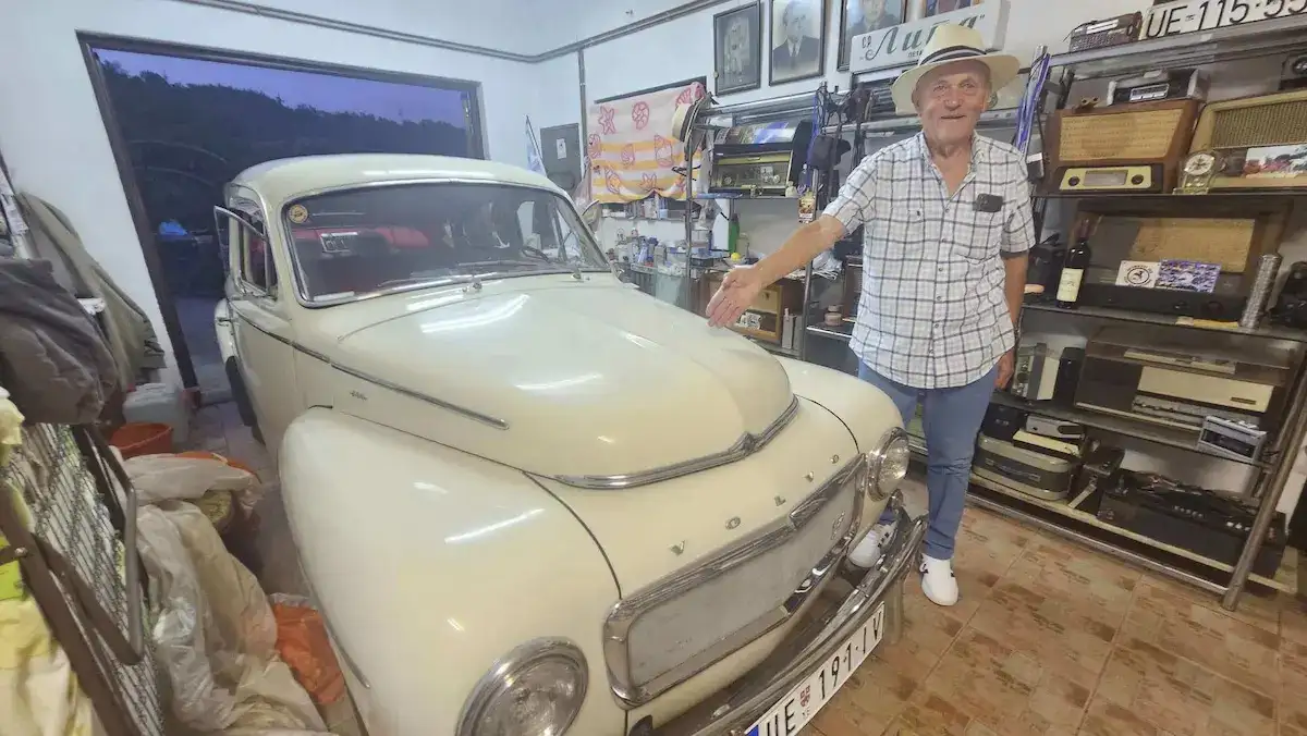 Neverovatan podvig: Petar sa svojim Volvom starim preko šezdeset godina kreće na put - maršuta od Srbije do Nemačke (FOTO)