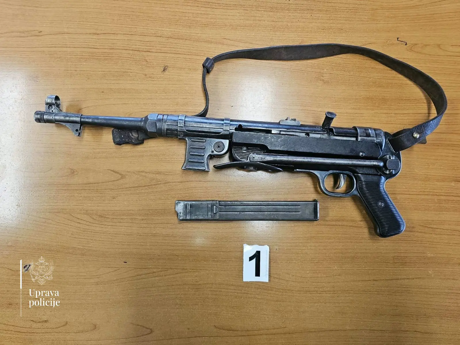 Drama u Beranama: Muškarac uperio pušku u policiju, jedva savladan i uhapšen (FOTO)