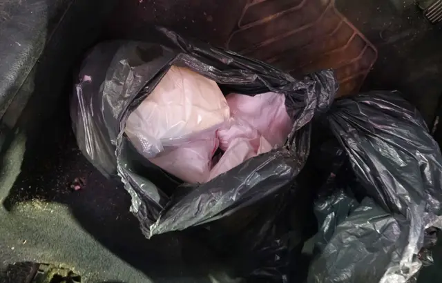 Beograd – Zaplenjeno više od šest kilograma amfetamina i kokaina - Foto: Printscreen/MUP Srbije