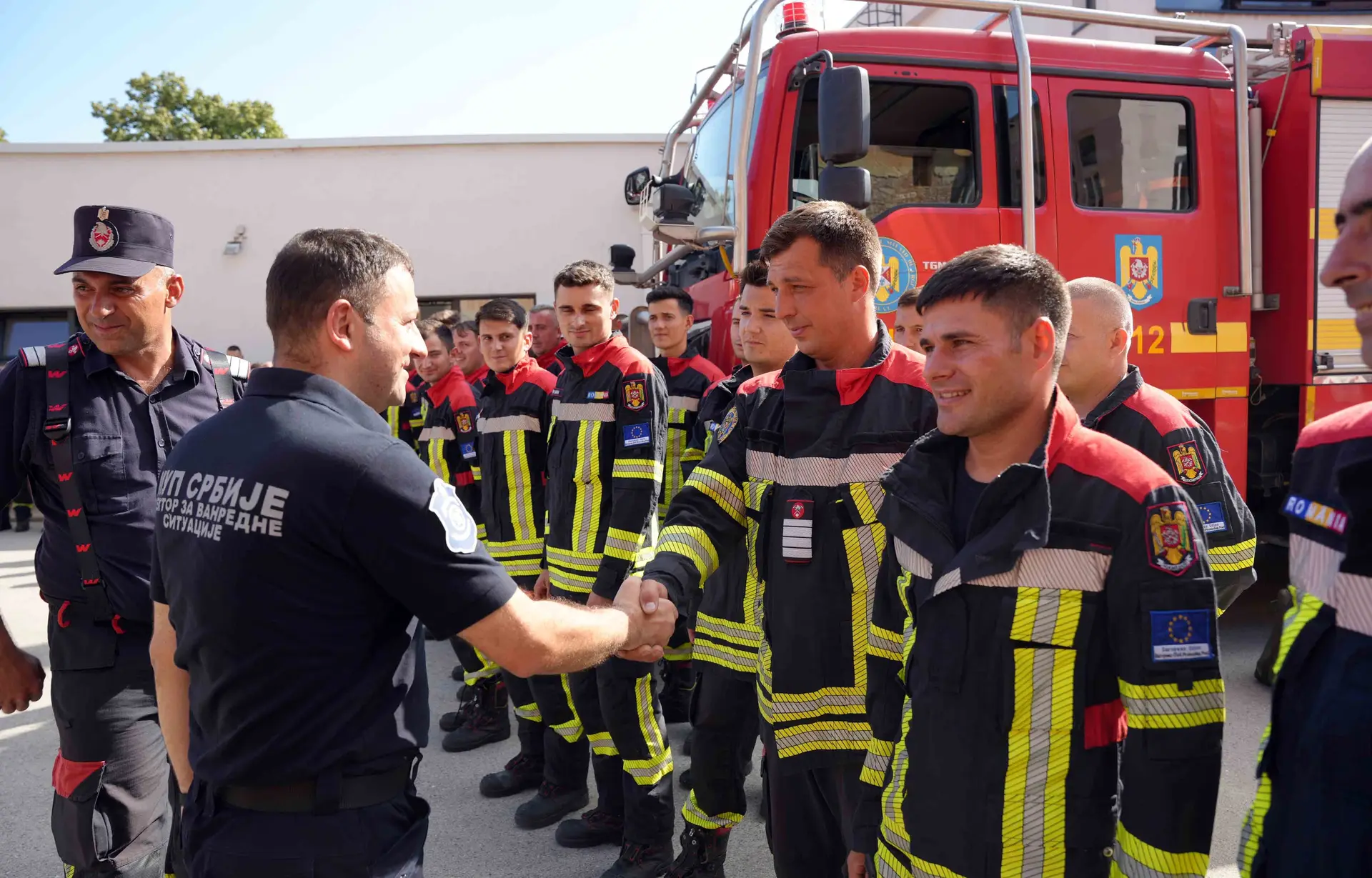 Četiri „Blek hoka” stigla u pomoć Srbiji: Rumuni i Slovaci već gase požare, Nemci dolaze sa 56 vatrogasaca i 24 vozila
