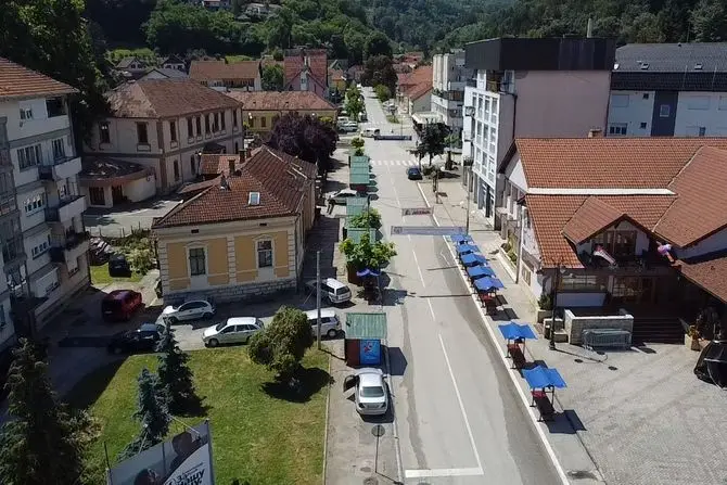 Panika u Guči tokom noći: Sumnja se na curenje amonijaka u hladnjači