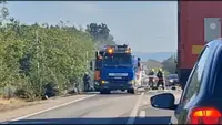 Gori kamion komunalnog preduzeća na magistrali kod Kragujevca: Vatrogasci-spasioci odmah stigli na lice mesta, zapalilo se smeće (FOTO)(VIDEO)