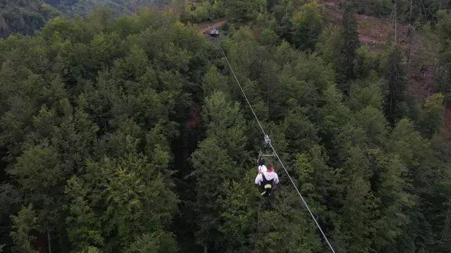 Najduži Zip line u regionu nalazi se na Zlatiboru / foto: RINA