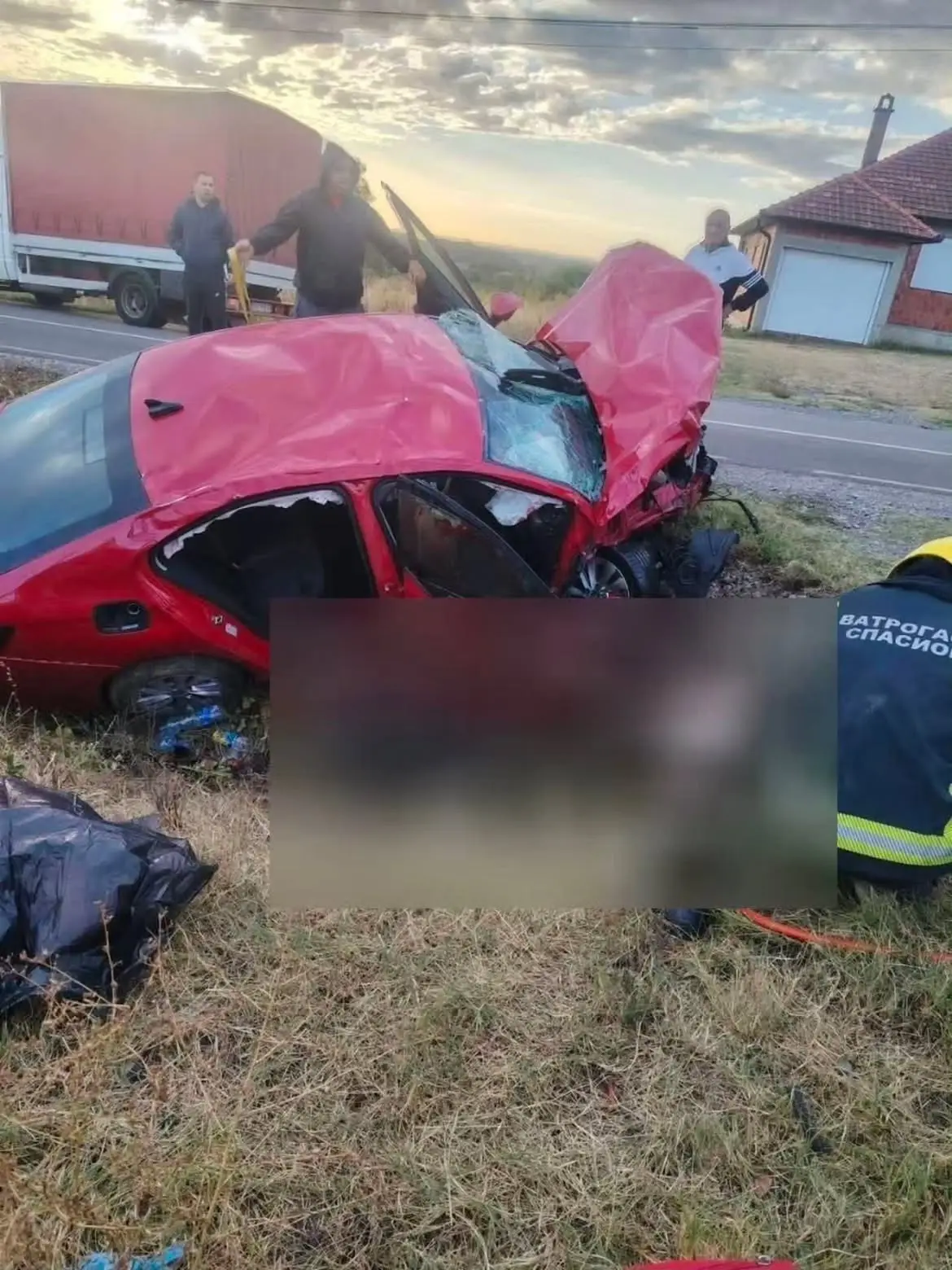 Tragedija kod Šapca: Mladi pevač Goran Maksimović (26) poginuo u teškoj saobraćajnoj nesreći, među povređenima i njegova supruga