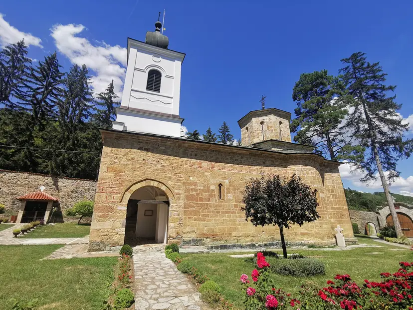 Smešten u samom geografskom centru naše zemlje: Ovaj manastir jedan je od najlepših u Srbiji - duhovni dragulj sela Drača (FOTO)