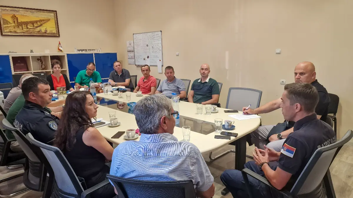Požar zahvatio 1.300 hektara, vatrogasci odbranili dvadesetak kuća: Predloženo ukidanje vanredne situacije u tri kladovska sela