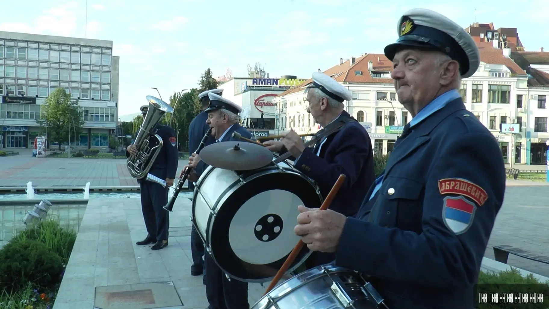 Najlepše buđenje ovog jutra imali su Čačani: Prvomajska budilica tradicionalno odjeknula za 1. maj (FOTO)(VIDEO)