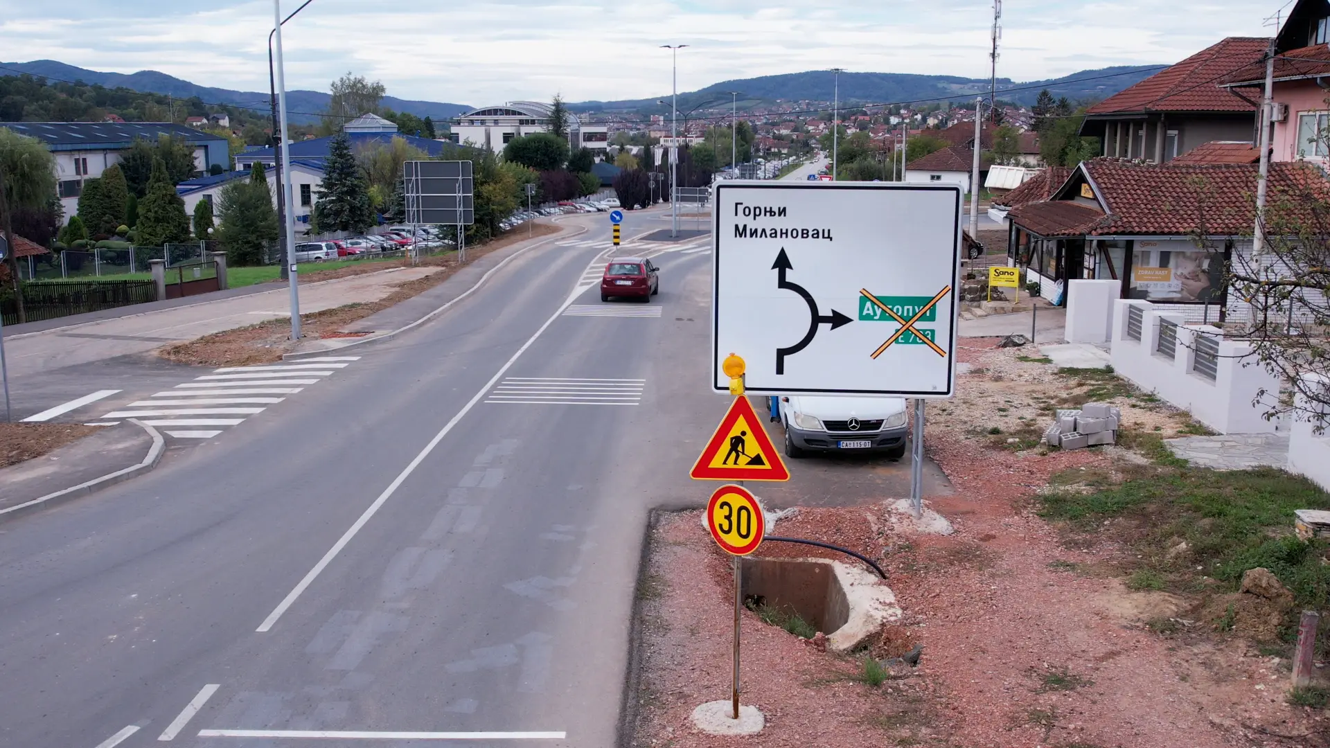Vozači, oprez ako idete kroz Gornji Milanovac: Zbog izgradnje pešačkog mosta preko Despotovice potpuno promenjen režim saobraćaja