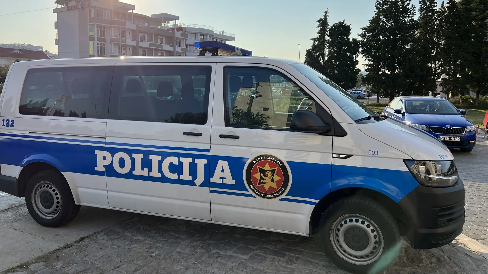 Prodali maloletnu ćerku za 3.000 eura u Ulcinj, a onda je svekrva terala da prodaje drogu: Devojčica (15) žrtva trgovine ljudima