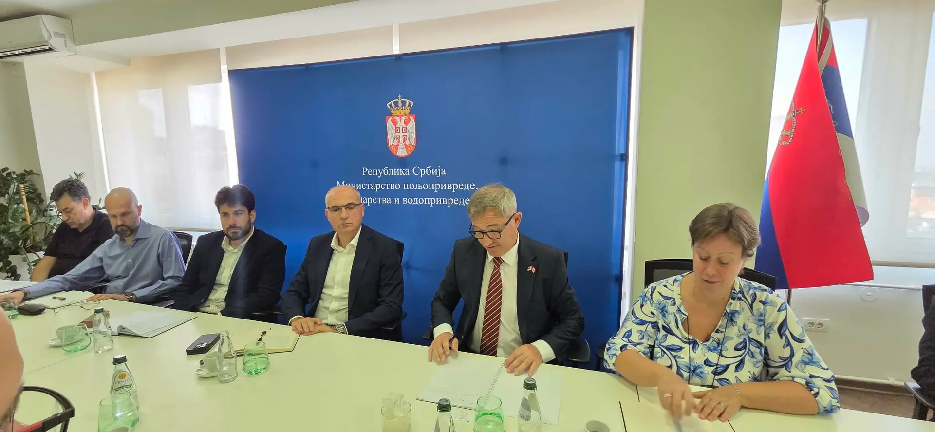 Veštačka inteligencija mogla bi da promeni srpske farme: Srbija i Kanada udružuju znanje za zdravija grla i veću proizvodnju